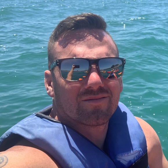 Meet your Posher, Peter - Picture 1 of 1